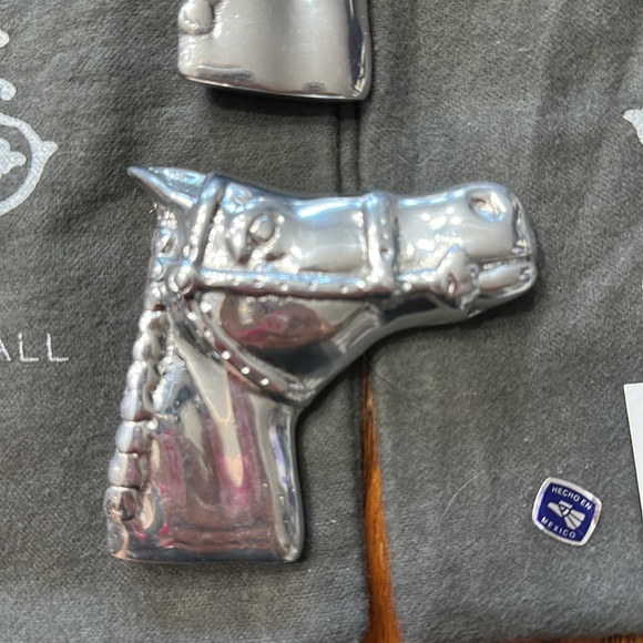 Beatriz Ball TWO BEAUTIFUL horse heads with dust bags Brand New - Picture 5 of 7